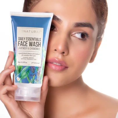 Co-Natural Daily Essential Facewash - Lavender & Chamomile 150G
